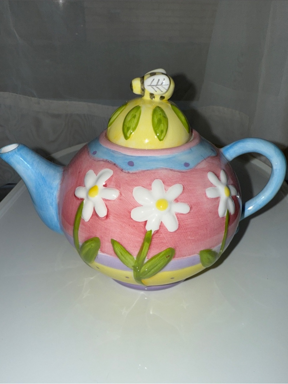Oneida Country Bouquet Pink, Blue & Yellow Floral Ceramic Teapot w/ Bee on Lid